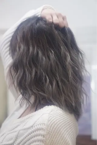 ミディアム カラー パーマ ヘアアレンジ 枝毛カット＆髪質改善 満足NO.1岡しゃんのヘアスタイル