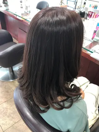 ミディアム 嶋村 望美のヘアスタイル