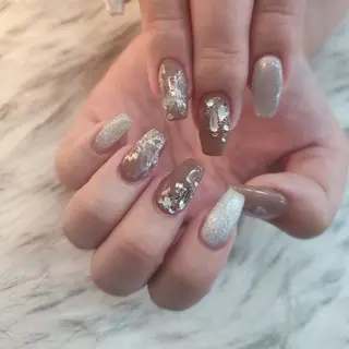 ネイル RUNWAY 　　の眉毛・アイブロウイメージ