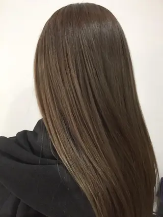 ロング カラー 白髪女性専門店竹内 涼乃のヘアスタイル