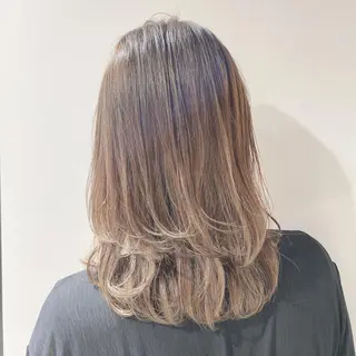 セミロング カラー かりん 🤍のヘアスタイル