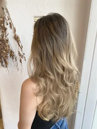 ロング カラー ヘアアレンジ 美容室 ソンリエのヘアスタイル