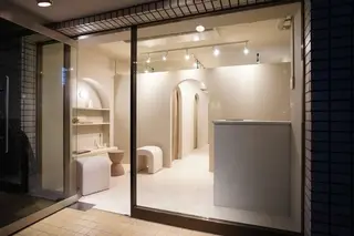 ハーブピーリング/ 脱毛/ホワイトニングのエステ・リラクイメージ