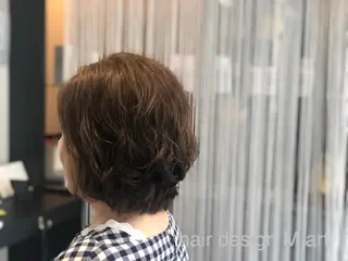 ミディアム カラー パーマ 若泉 真梨のヘアスタイル