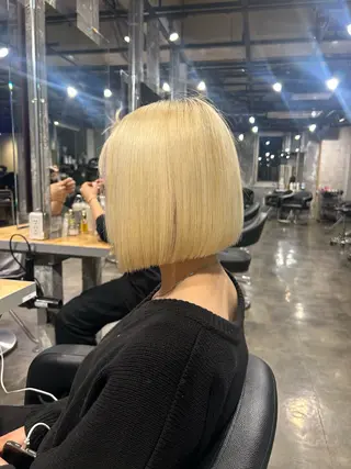 ショート カラー 🫧ハイトーン🫧 TOPstylistのヘアスタイル