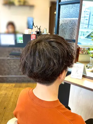 ショート パーマ メンズ 韓国ヘア透明感カラー 大貫怜司のヘアスタイル
