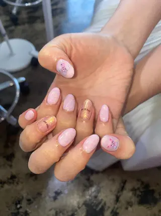 ネイル ♱˖⁺ 𝒎𝒐𝒑𝒊 ⁺のネイルデザイン