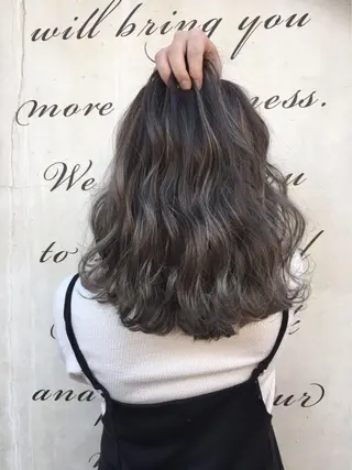 セミロング カラー 森 早希絵のヘアスタイル