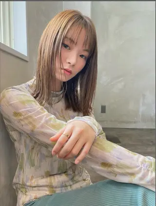 セミロング ロアヘアーコーディネート所属・ナチュラルヘア /透明感/長井遥陽のヘアスタイル