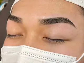 アイブロウ 脱毛×アイラッシュCeriseLaLa所属・まつげ&アイブロウ スリーズララ🍒のマツエク・マツパデザイン