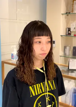 ミディアム パーマ 大石 陽菜のヘアスタイル