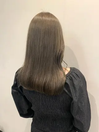 ミディアム カラー 吉川 陽菜のヘアスタイル