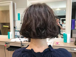 ショート カラー パーマ ウエモト　タク ショート/レイヤーのヘアスタイル