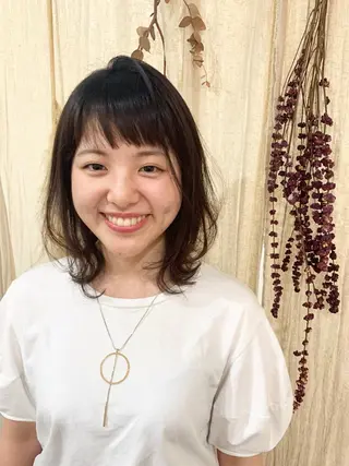 ミディアム 佐藤 美咲のヘアスタイル