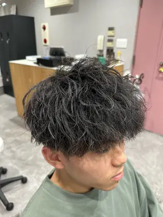 ミディアム パーマ ヘアアレンジ メンズ Mens Salon Gray by NYNY所属・Gray by NYNYのヘアスタイル