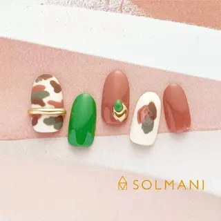 ネイル SOLMANI 予約担当のネイルデザイン