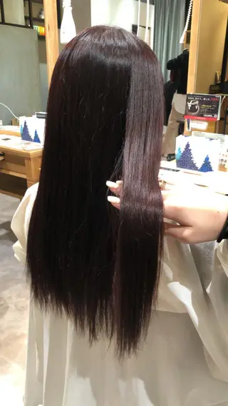 ロング カラー VIEWユリナ メイク/ カットのヘアスタイル