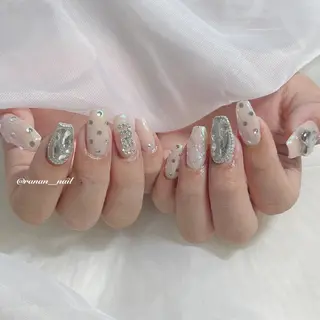 ネイル 𝓇𝒶𝓃𝒶𝓃 𝓃𝒶𝒾𝓁のネイルデザイン