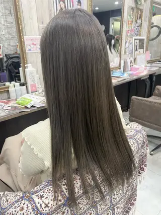 ロング 土屋朱理/ ハイトーンカラーのヘアスタイル