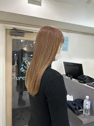 セミロング cinq PROJECT所属・ミルクティーベージュ /三村克彦のヘアスタイル