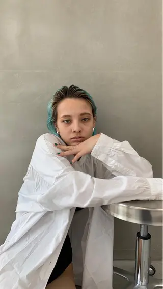 ミディアム カラー 加藤木麻彩 NEROのヘアスタイル