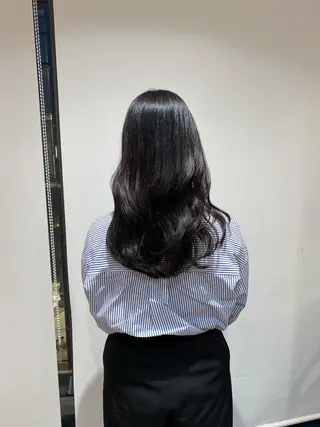 ロング カラー mei / 艶カラー ミディアム レイヤーのヘアスタイル