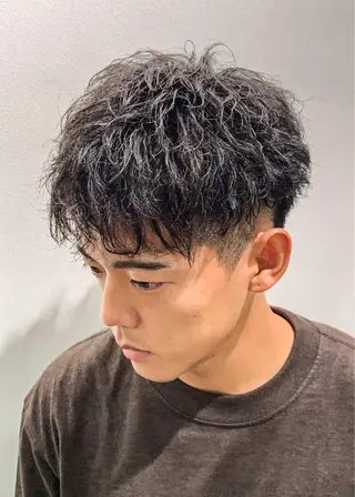 ショート パーマ メンズ 津田 祐岐のヘアスタイル
