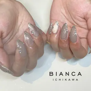 ネイル Bianca 石井🎀のネイルデザイン