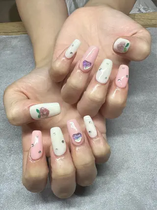 ネイル un Riche新宿 Hasuikeのネイルデザイン