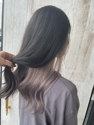 カラー 岡村 真子のヘアスタイル