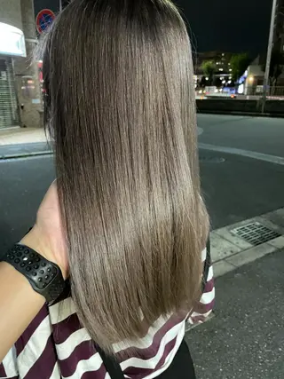 セミロング ブリーチ毛矯正.髪質 改善.髪にドラマをのヘアスタイル