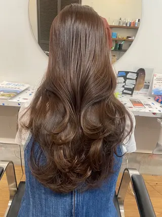 ロング まろやかなベージュ 小池春樹のヘアスタイル