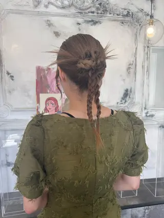 セミロング comeghead 琴音のヘアスタイル