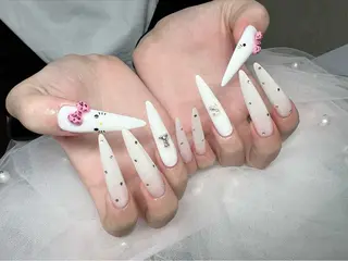 ネイル ガールネイルサロン所属・ガール　ネイルサロン 垣内　英里のネイルデザイン