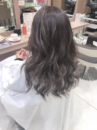 ロング カラー 小島 仁美のヘアスタイル
