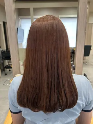 カラー YoLo.所属・村上 ななみのヘアスタイル