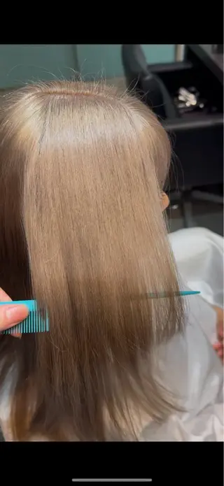 カラー WELLY  TOKYO所属・🌈レイヤーカット/ ハイトーン🌈タクマのヘアスタイル