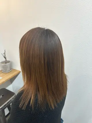 ミディアム 岡本 雅紀のヘアスタイル
