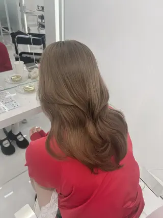 セミロング カラー 前髪/顔周り 透明感カラーとどさんのヘアスタイル