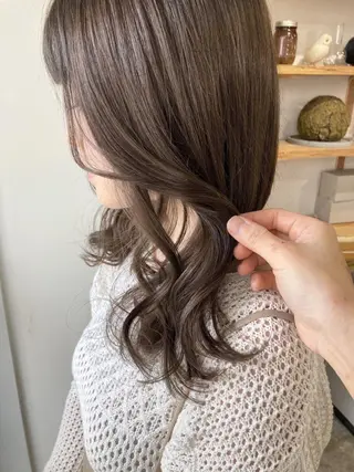 セミロング roka ノゾミのヘアスタイル