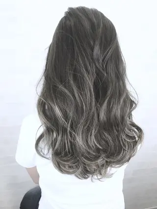 ロング カラー イエナ所属・村山 美空のヘアスタイル