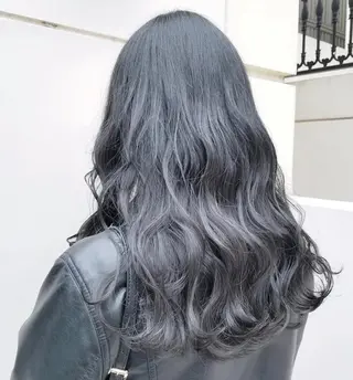 ロング カラー 透明感Color🩶 髪質改善 ユウナ🦋のヘアスタイル