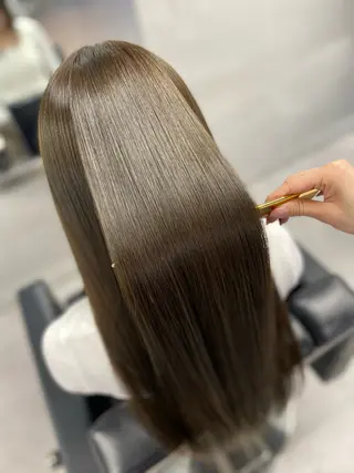 ロング 艶髪/縮毛矯正 🫧辻野海羽のヘアスタイル