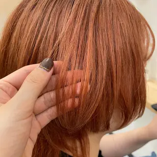 ミディアム カラー 高梨 菜々のヘアスタイル