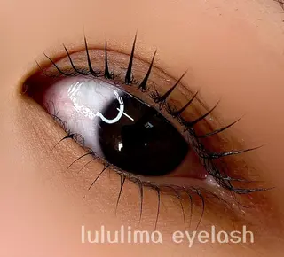 マツエク・マツパ mania eyelash/eyebrows所属・mania isaのマツエク・マツパデザイン