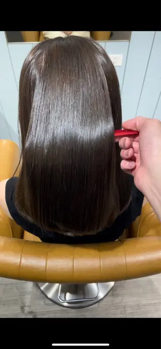 セミロング 梅田縮毛矯正◻︎髪質 改善◻︎細見 了眞のヘアスタイル