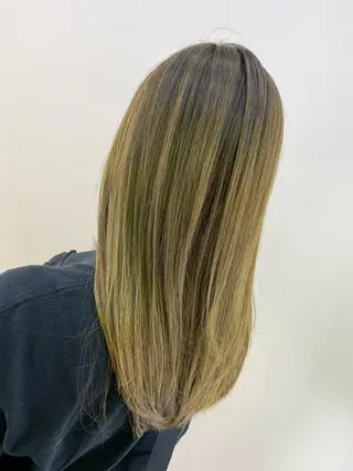 カラー 茅ヶ崎/ハイライト/ ハイトーン/関口実華のヘアスタイル