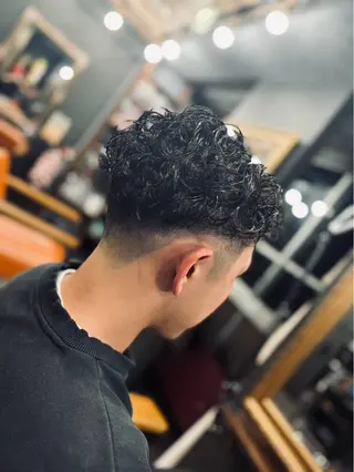 パーマ メンズ 108 【ワンオーエイト】所属・✂︎横浜 関内 良輝 特殊ヘア💈のヘアスタイル