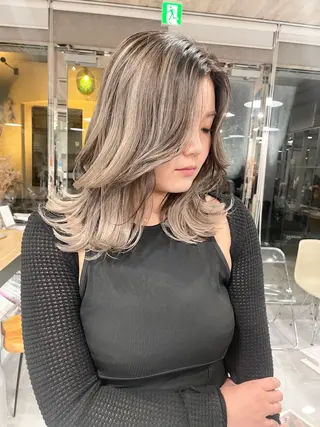 ミディアム REDEAL SHIBUYA所属・maya/レイヤー カット/ミインパーマのヘアスタイル