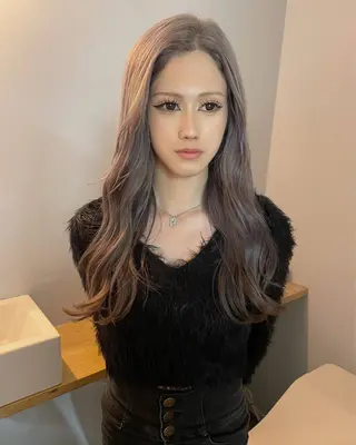 ロング カラー カットモデル/ ハイトーン/ゆうあのヘアスタイル